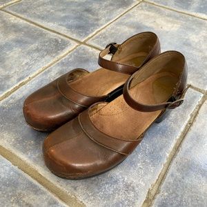 womens dansko maryjane clogs